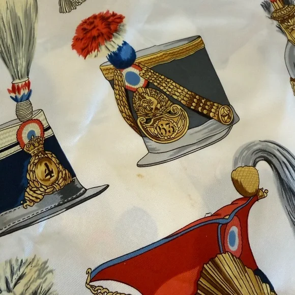 VERY RARE Vintage (1950’s) Hermes Silk Scarf - Picture 7 of 9